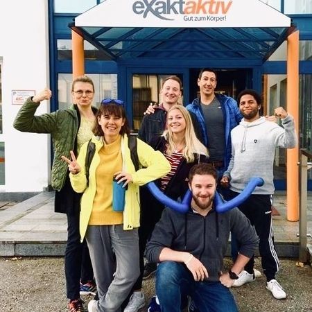 Teamfoto beim Schulterkompetenz Zentrum exaktaktiv München